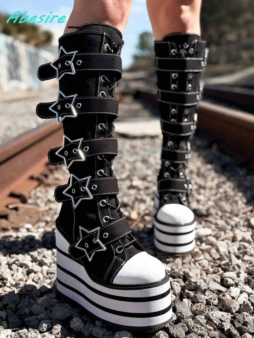 Women'S Fashion Winter 2026 - Round Toe Platform White and Black